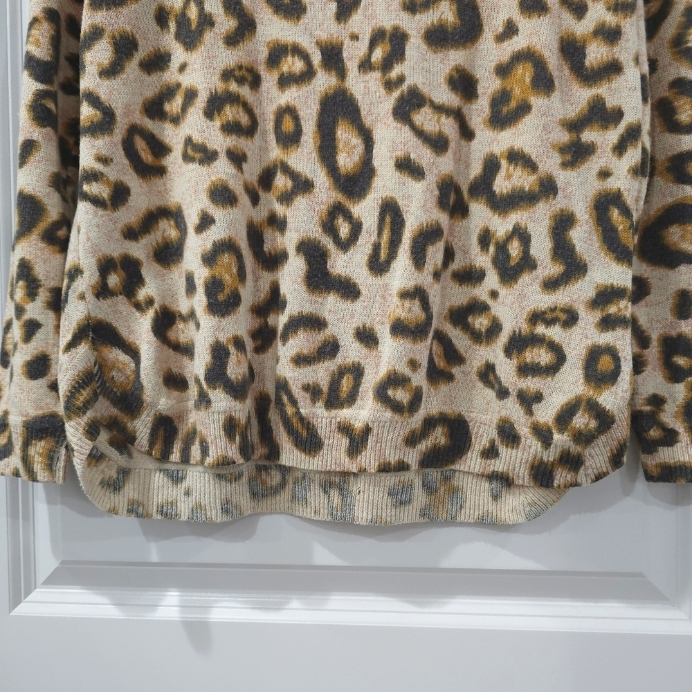 H&M Leopard Print Poly Wool Blend Sweater, M - Picture 7 of 14